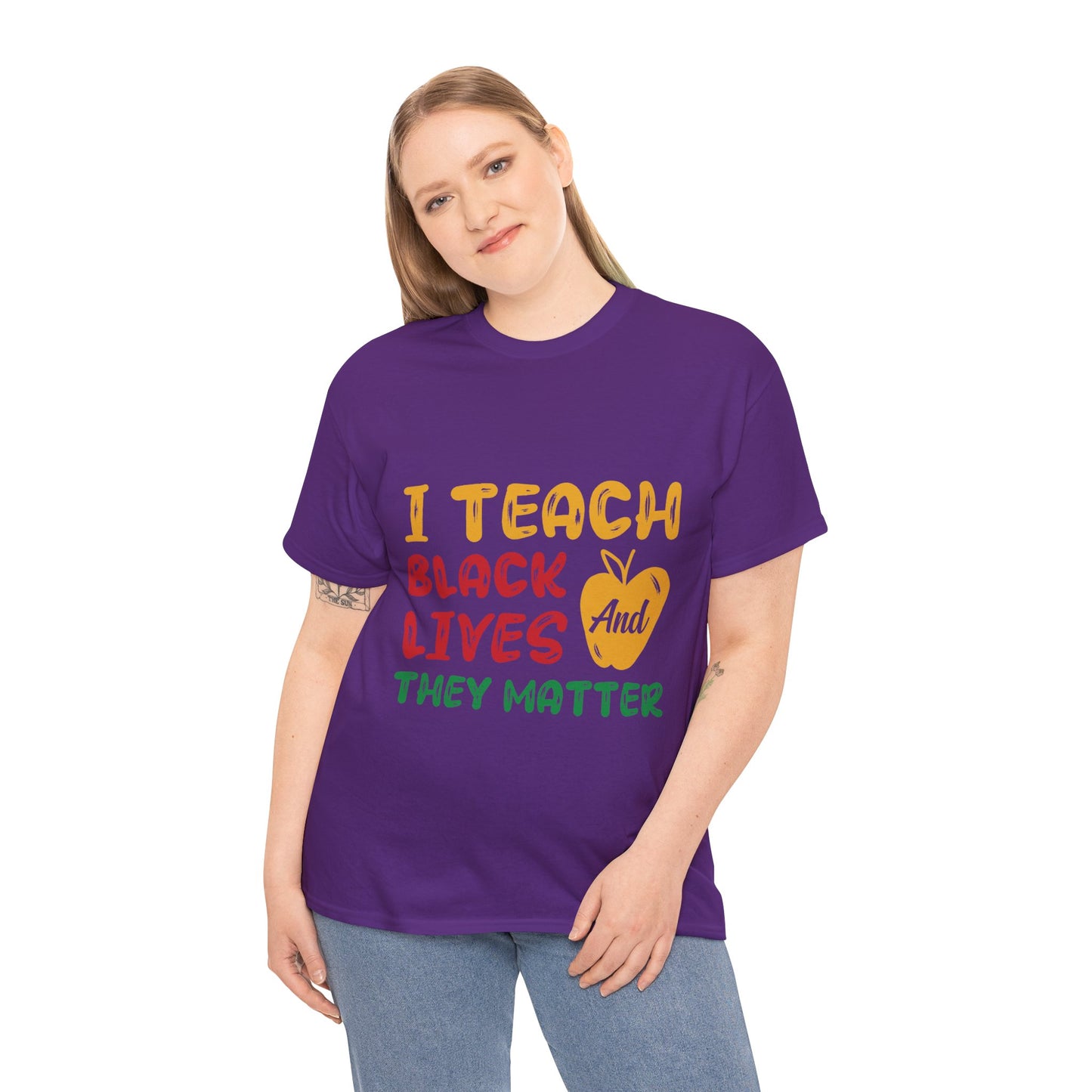 Camiseta unisex de algodón pesado "Teach Black Lives"