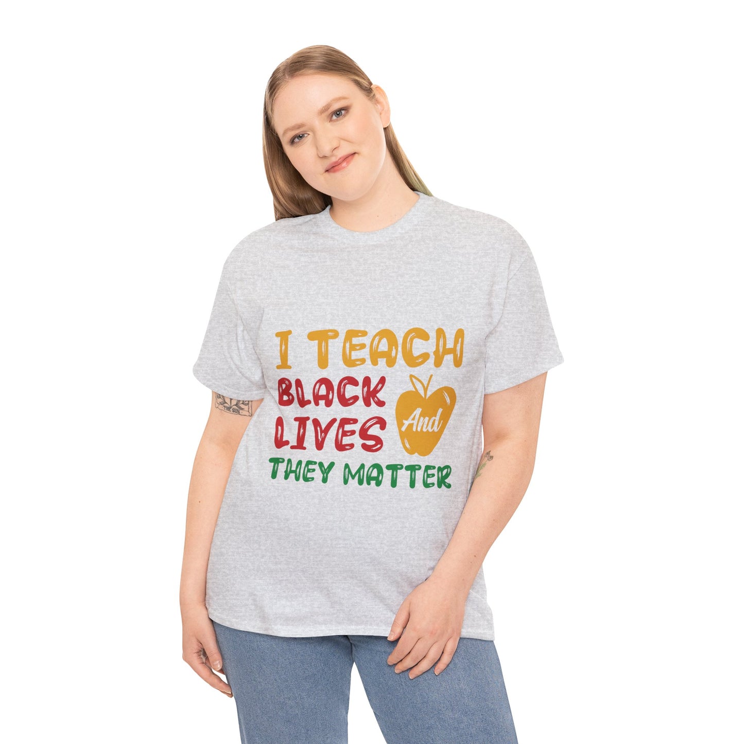 Camiseta unisex de algodón pesado "Teach Black Lives"