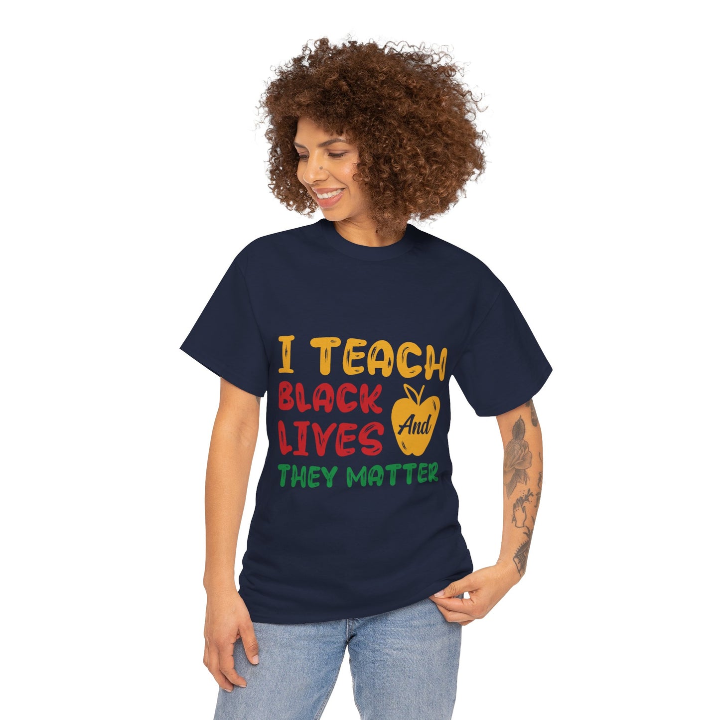 Camiseta unisex de algodón pesado "Teach Black Lives"